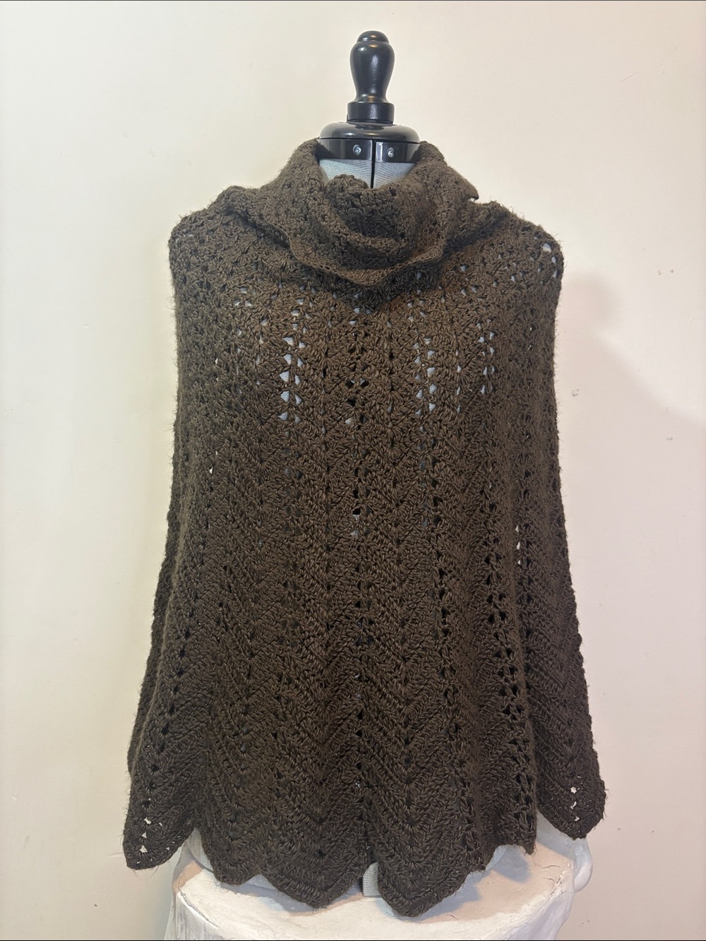 Y2K Scalloped Edge Shawl Fall Poncho Vintage 90s/00s Chocolate Brown Ann Taylor